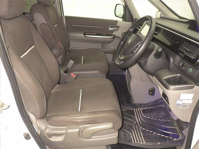 HONDA STEP WAGON 2015