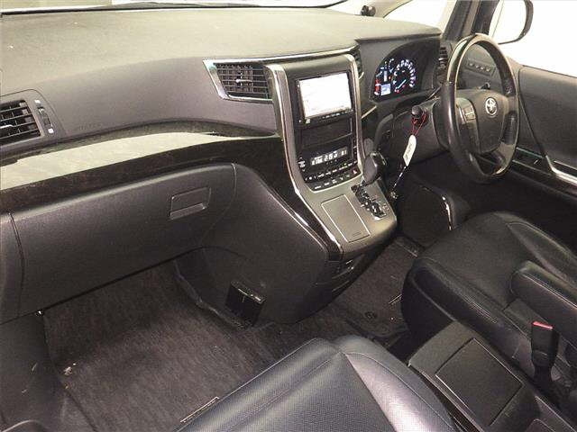 TOYOTA VELLFIRE 2012