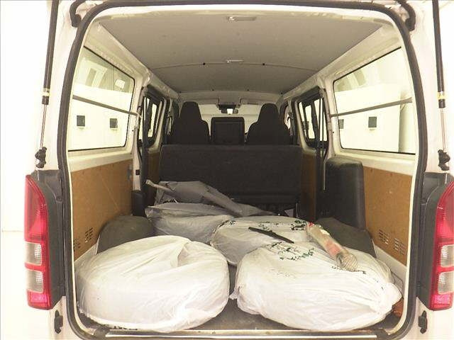 TOYOTA HIACE VAN 2021