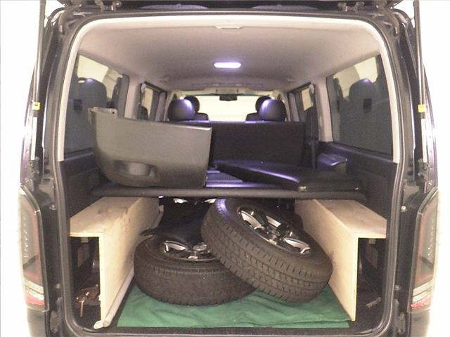 TOYOTA HIACE VAN 2015