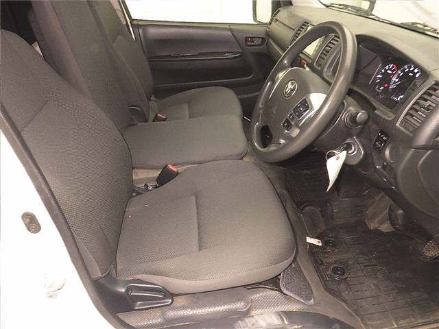 TOYOTA HIACE VAN 2020