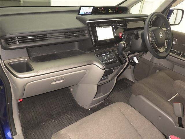 HONDA STEP WAGON 2017