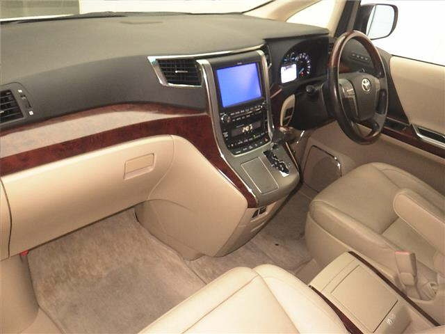 TOYOTA ALPHARD 2008