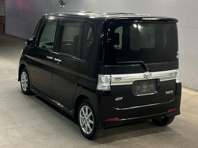 DAIHATSU TANTO 2013
