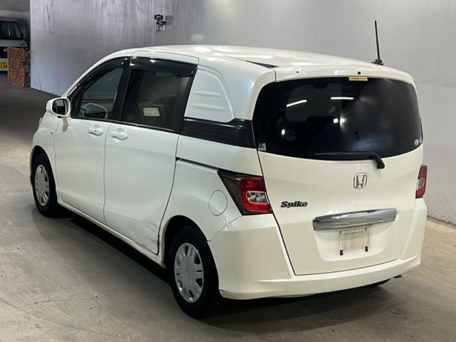 HONDA FREED 2010