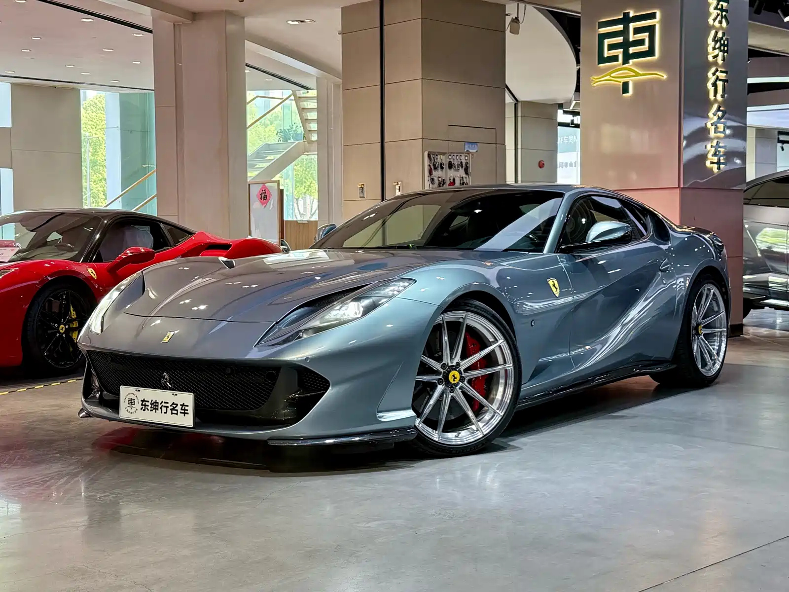FERRARI 812 2018