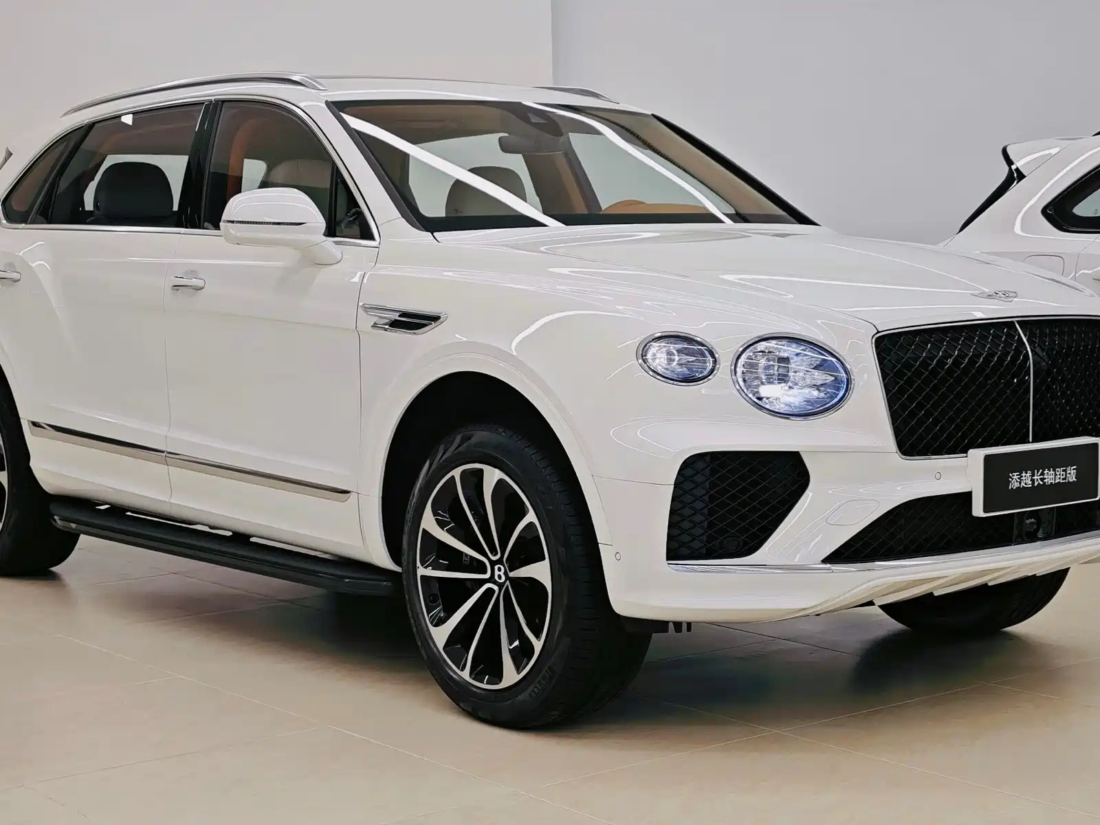 BENTLEY BENTAYGA 2025