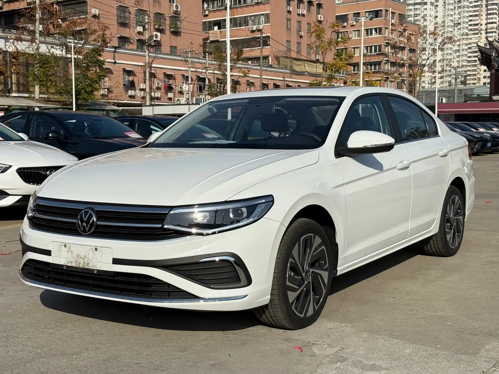 VOLKSWAGEN BORA 2025