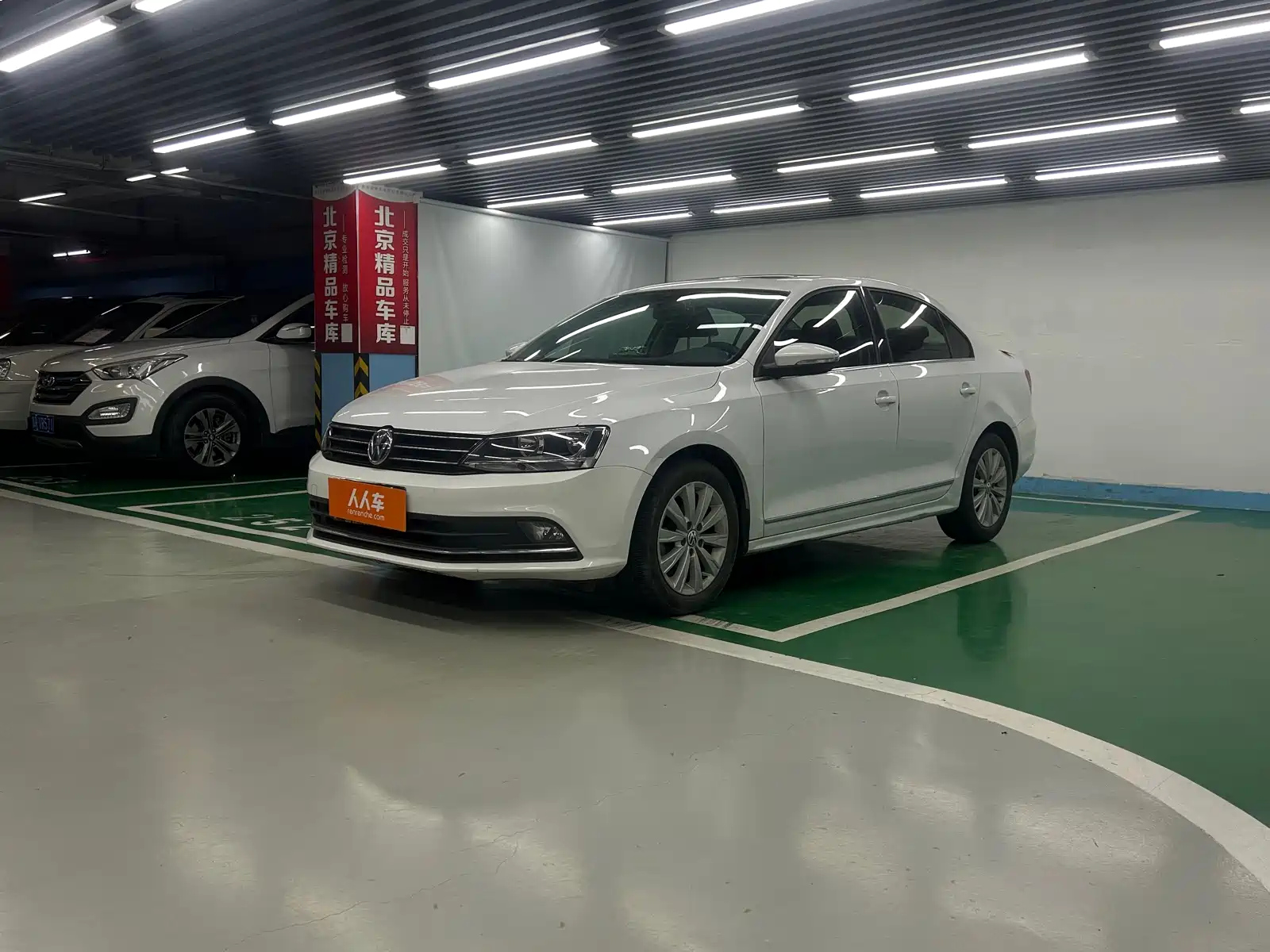 VOLKSWAGEN SAGITAR 2016