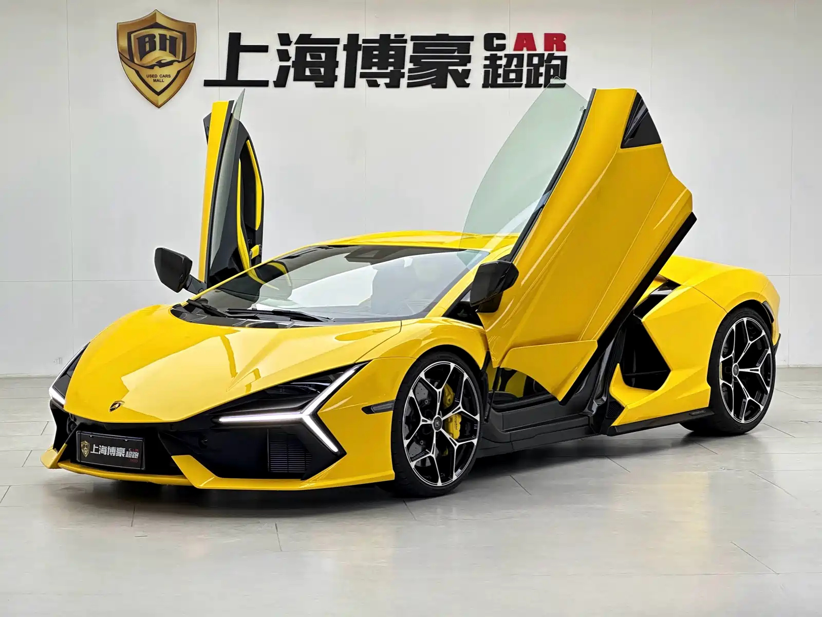 LAMBORGHINI REVUELTO 2025