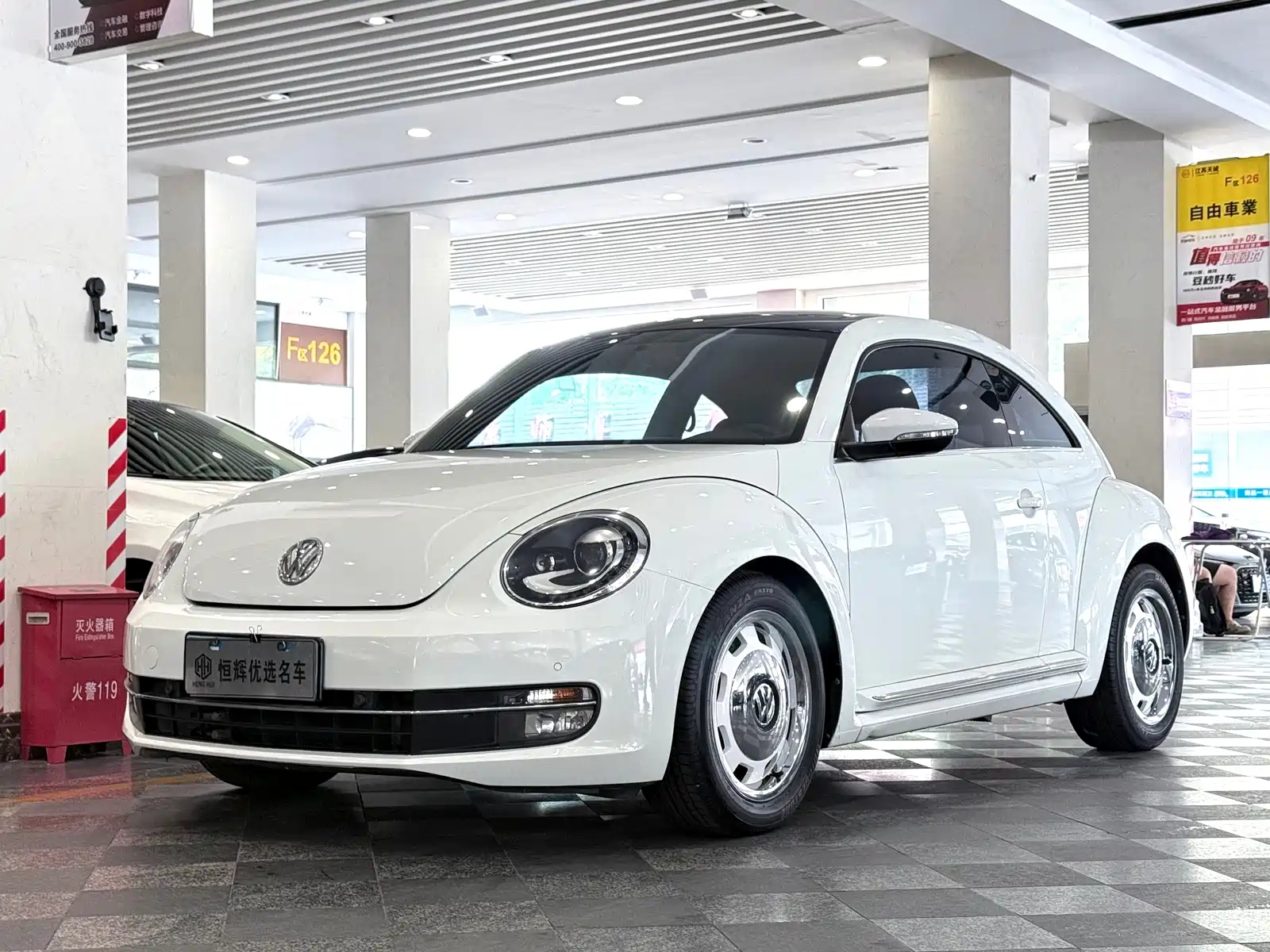VOLKSWAGEN BEETLE 2016