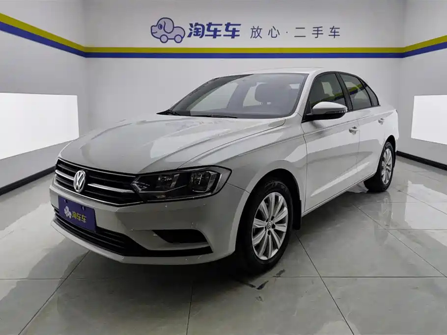 VOLKSWAGEN BORA 2021