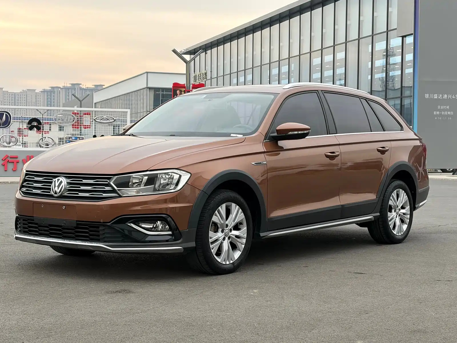 VOLKSWAGEN C-TREK 2017