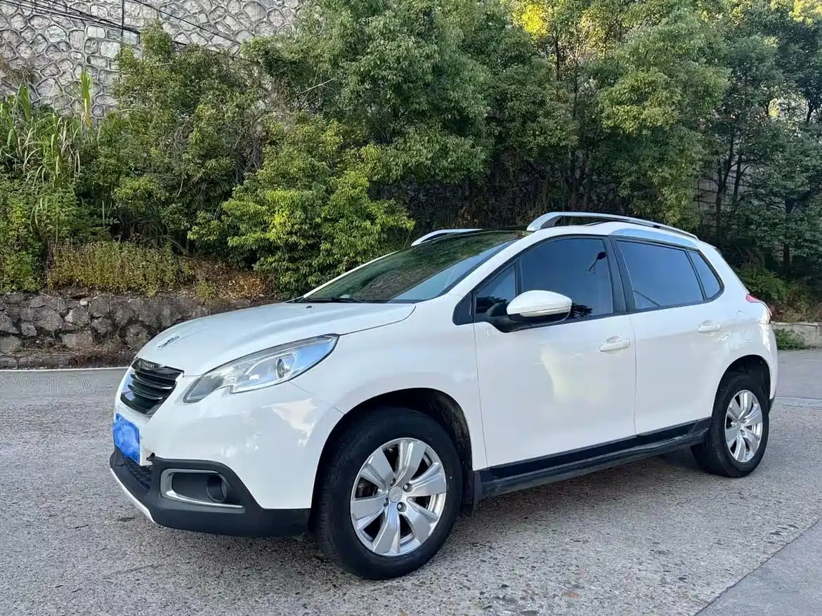 PEUGEOT 2008 2017