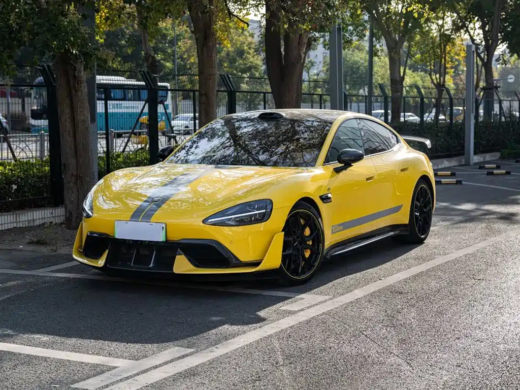 XIAOMI AUTO SU7 ULTRA 2025