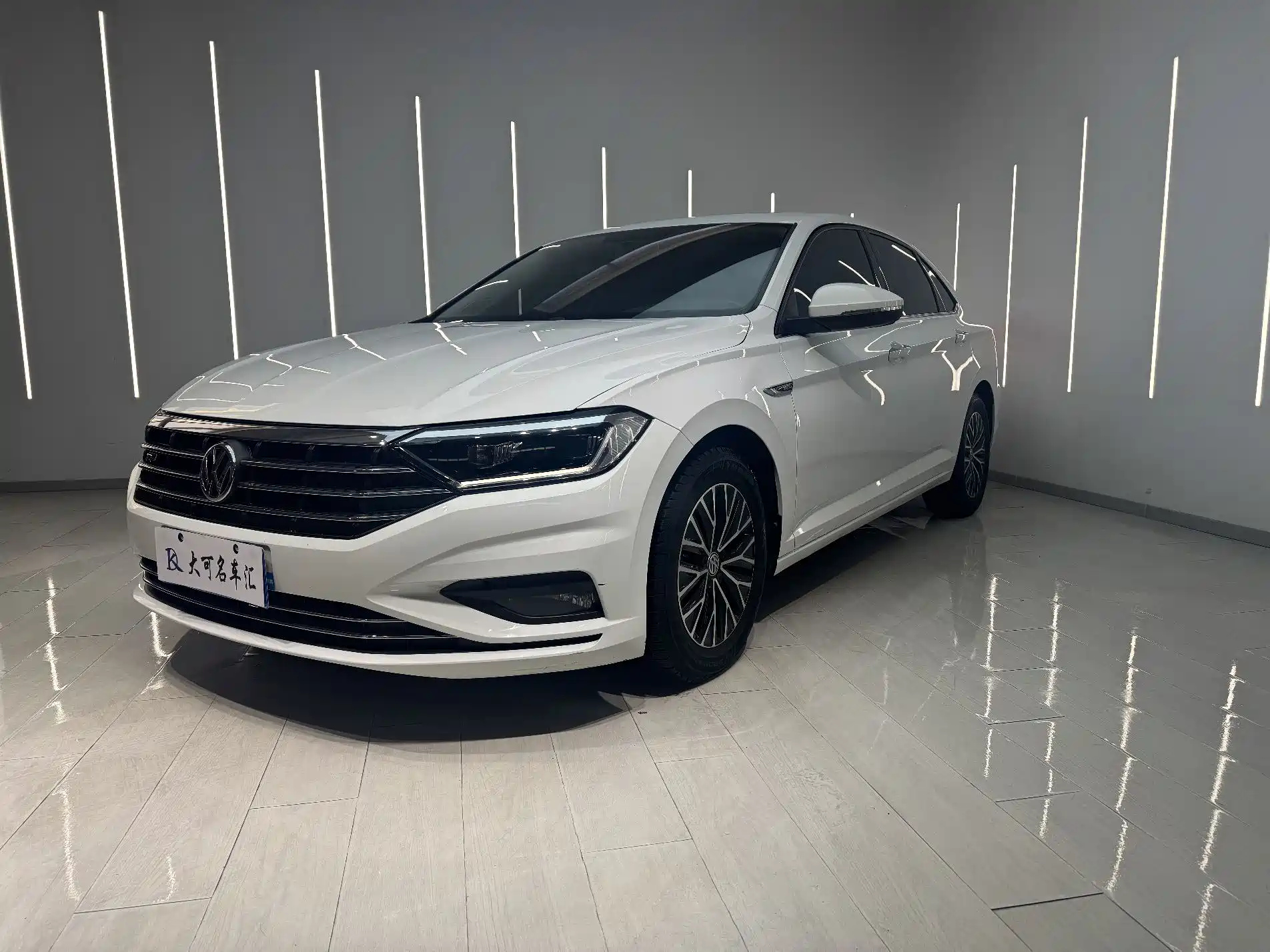 VOLKSWAGEN SAGITAR 2020