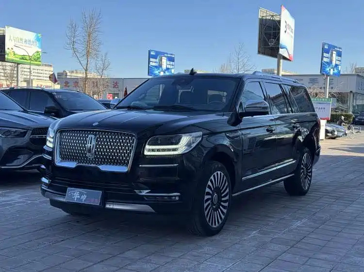 LINCOLN NAVIGATOR 2022