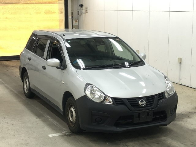 NISSAN AD 2019