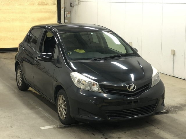 TOYOTA VITZ 2014