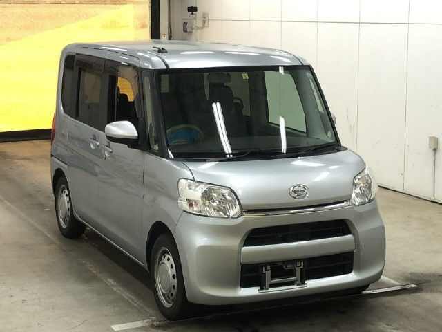 DAIHATSU TANTO 2018