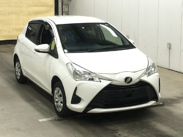 TOYOTA VITZ 2020