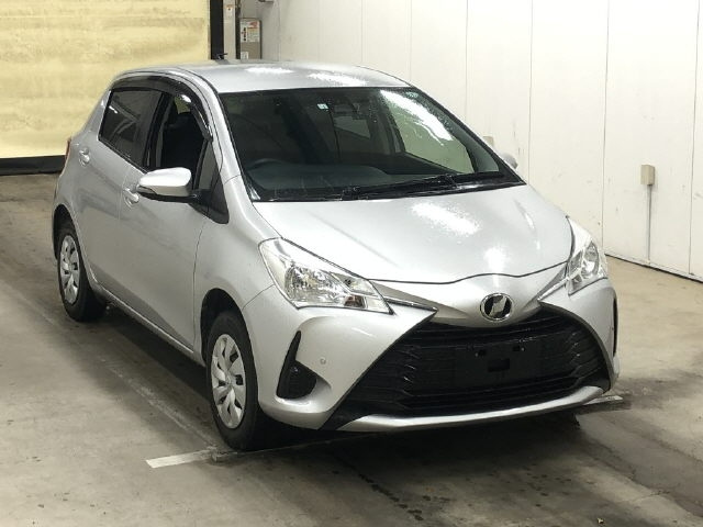 TOYOTA VITZ 2020