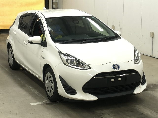 TOYOTA AQUA 2018