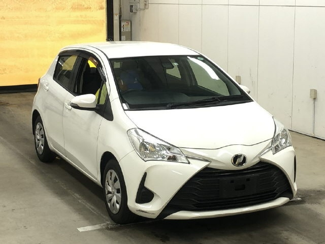 TOYOTA VITZ 2018