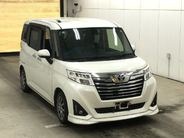 TOYOTA ROOMY 2017
