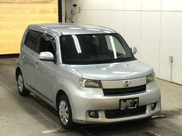 TOYOTA BB 2011