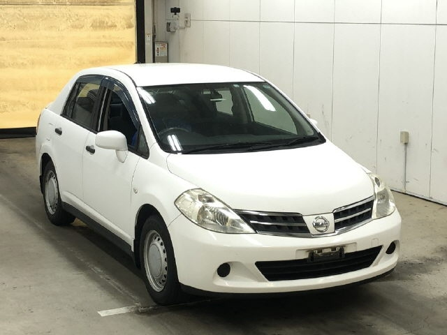 NISSAN TIIDA LATIO