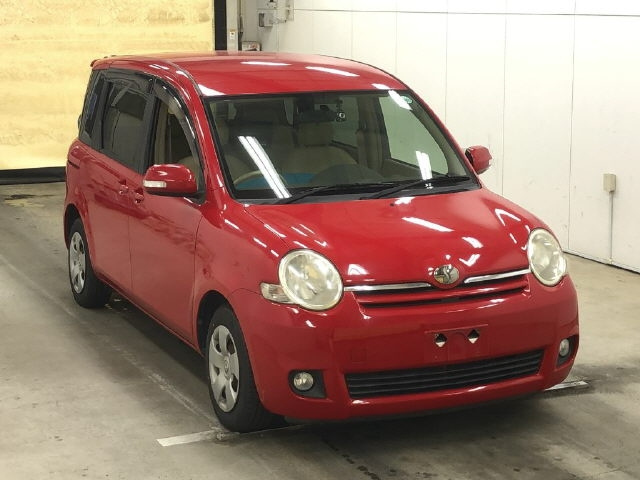 TOYOTA SIENTA 2010