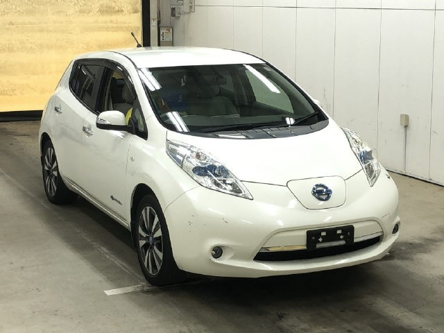 NISSAN LEAF