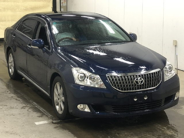 TOYOTA CROWN 2010