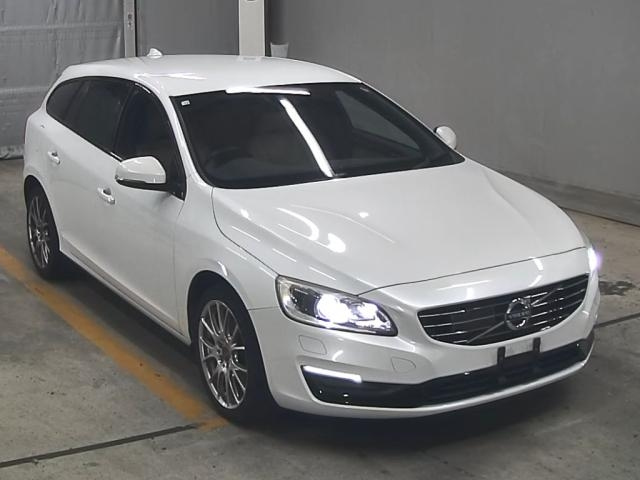 VOLVO V60 2016