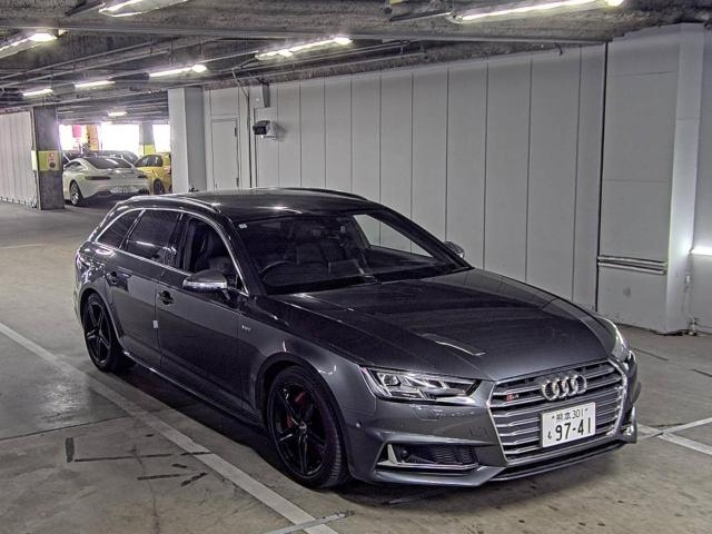 AUDI S4