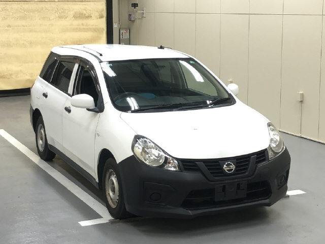 NISSAN AD 2018