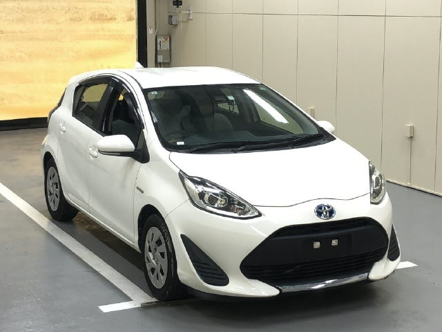 TOYOTA AQUA 2019