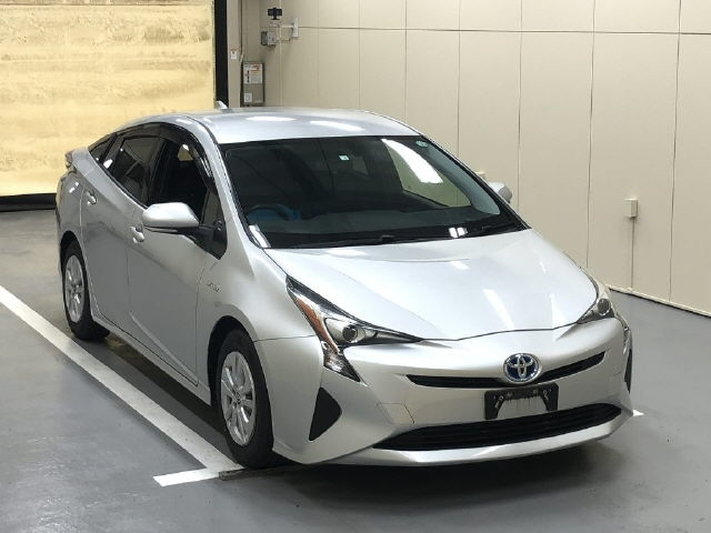 TOYOTA PRIUS 2018