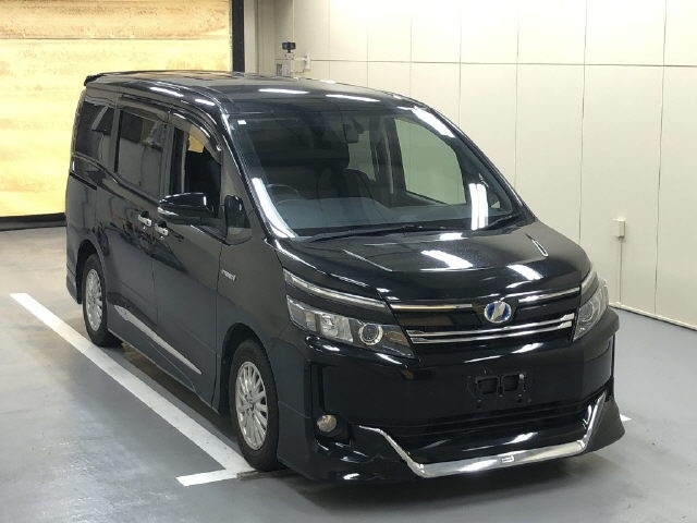 TOYOTA VOXY 2014