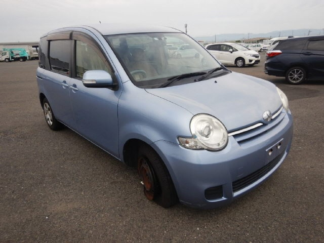 TOYOTA SIENTA 2014