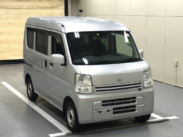 NISSAN CLIPPER VAN