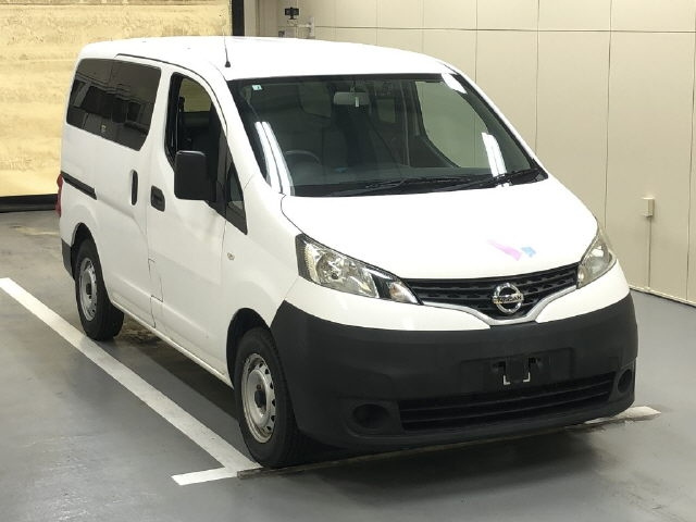 NISSAN NV200 2019
