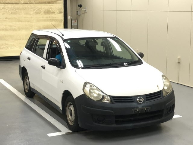 NISSAN AD 2015