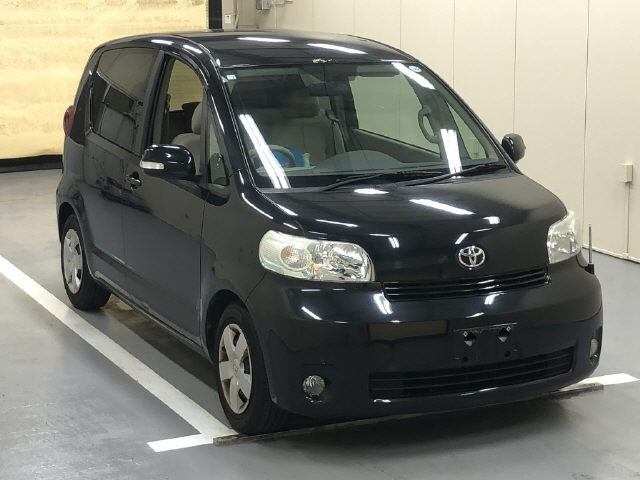 TOYOTA PORTE 2010