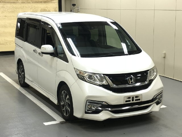 HONDA STEP WAGON 2016