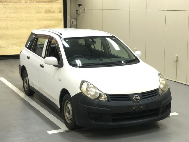 NISSAN AD 2011