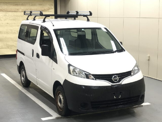 NISSAN NV200 2019