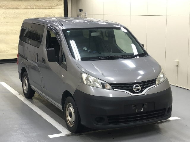 NISSAN NV200 2019