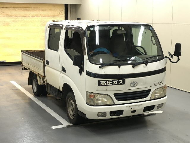 TOYOTA DYNA